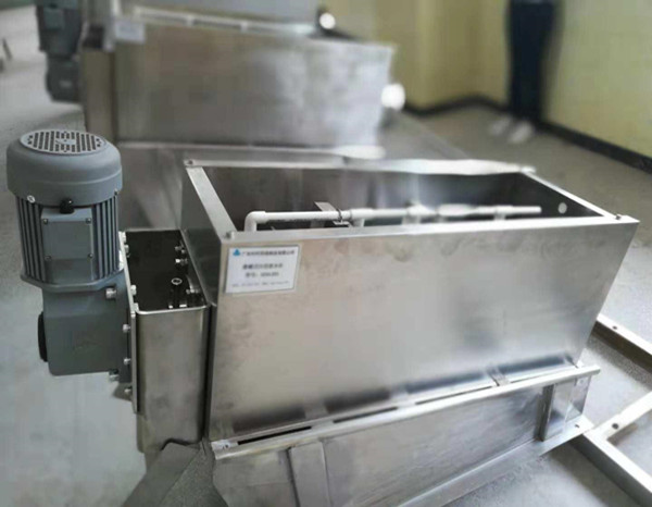 士元直角減速機在疊螺式脫水機上的應(yīng)用