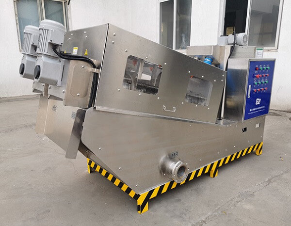 士元直交軸減速機在環(huán)保疊螺機上應(yīng)用廣泛