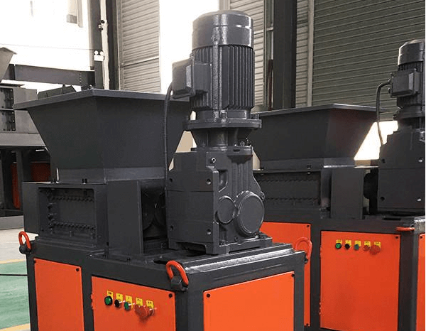 撕碎機減速機_邁傳K87斜齒輪直角減速機的應(yīng)用