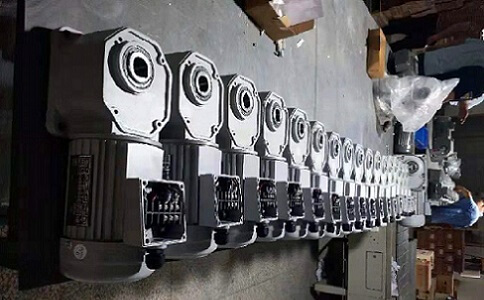 士元直角減速機(jī) SGF35-750W直角中空減速機(jī) 現(xiàn)貨供應(yīng)