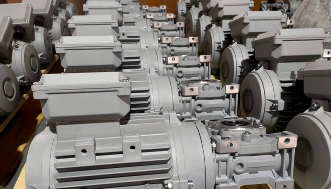 直角軸蝸輪蝸桿減速機(jī)電機(jī)一體-蘇州邁傳