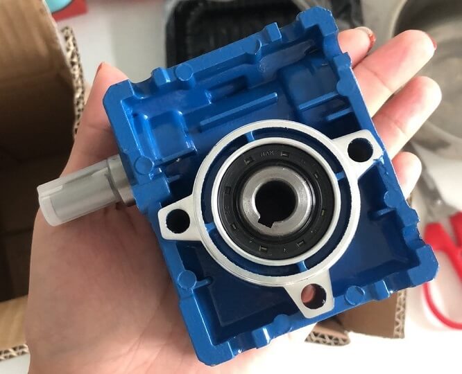 小微型蝸輪蝸桿減速機(jī)-直角減速機(jī)實物-巴掌大小