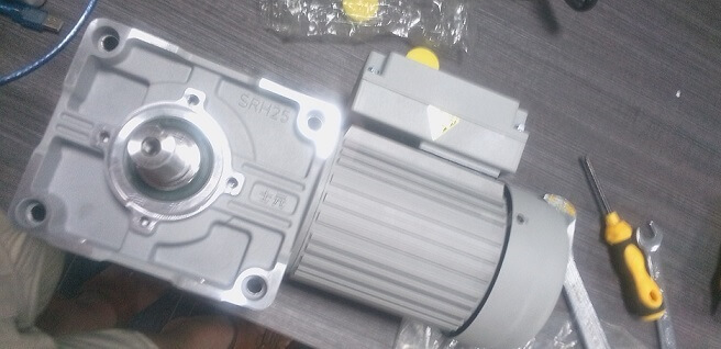 SRH25準雙曲面齒輪減速馬達