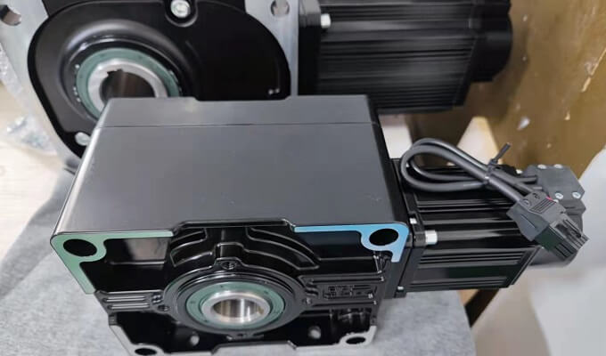 伺服直角齒輪減速機 伺服電機 直角減速機一體機