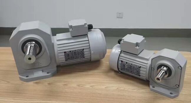 臺(tái)灣士元SGH型實(shí)心軸直交軸電機(jī)