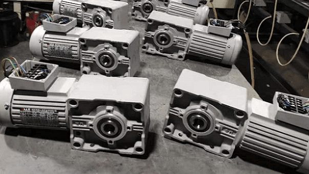 臺(tái)灣士元SRH型準(zhǔn)雙曲面直交軸減速電機(jī)