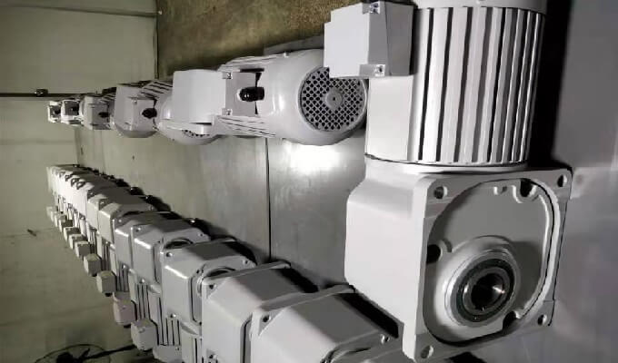 士元電機(jī) 1500W中空直角減速機(jī) 庫存供應(yīng)