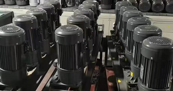 刮糞機電機減速機-G2200A立式法蘭減速機批量出貨