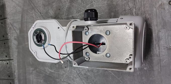 士元200W小型直交軸減速馬達(dá)-牛體刷電機(jī)