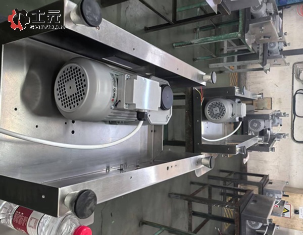 士元400W直角中空減速機(jī)在切肉機(jī)上的使用 士元400W直角中空減速機(jī)在切肉機(jī)上的使用